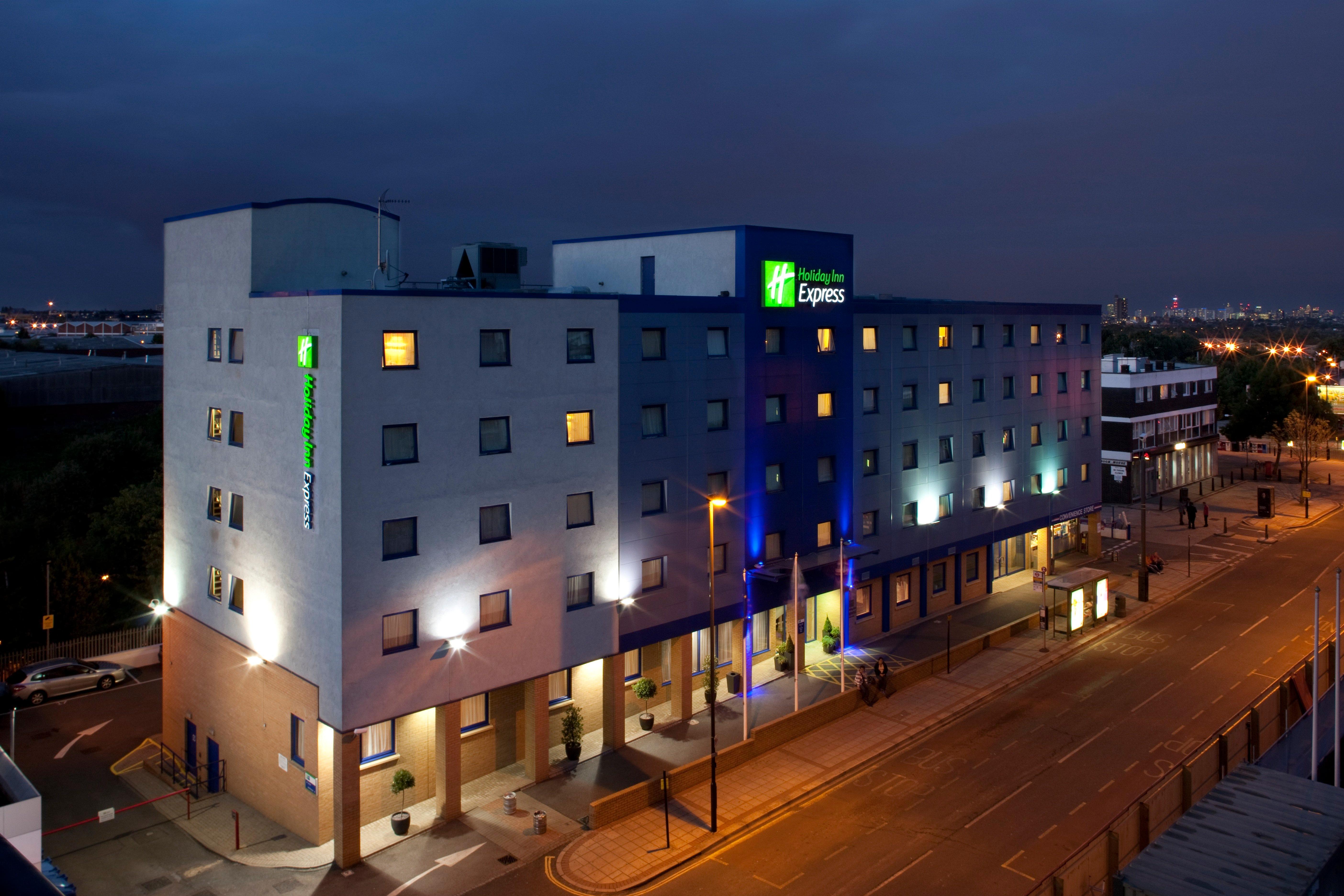 Holiday Inn Express Park Royal, An Ihg Hotel Londra Exterior foto