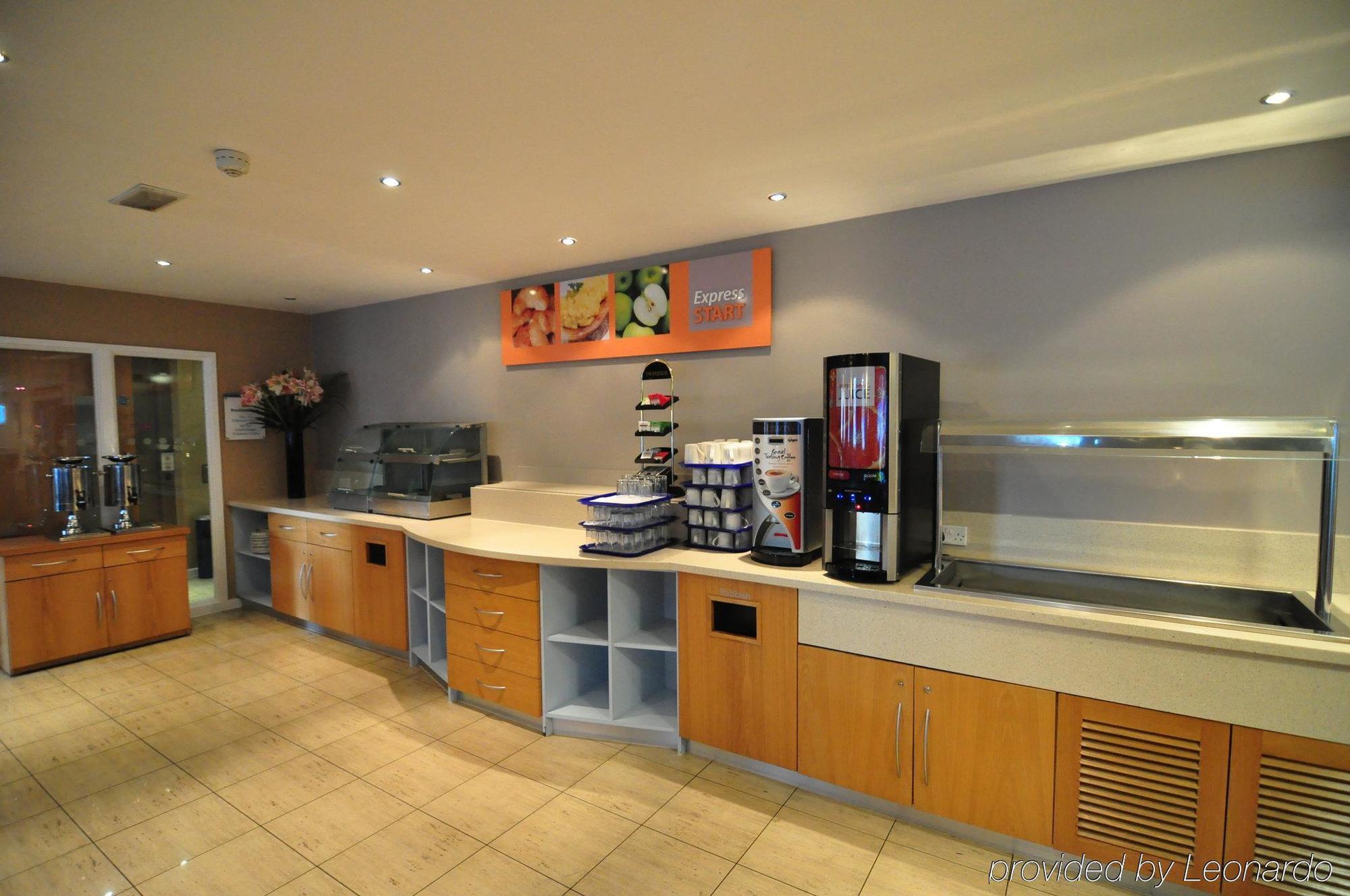 Holiday Inn Express Park Royal, An Ihg Hotel Londra Restaurant foto